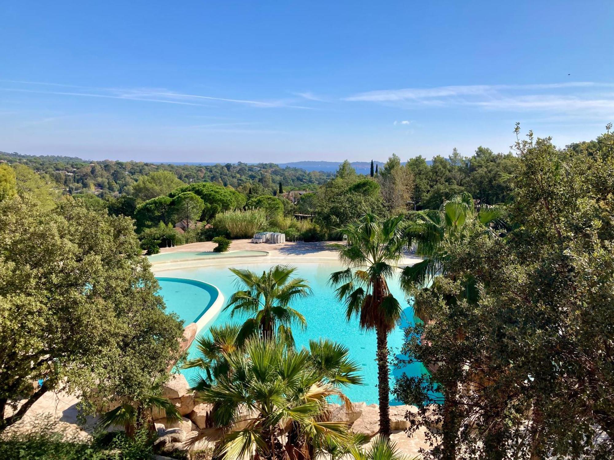 LES RESTANQUES vue mer et jardin accès piscine Grimaud Esterno foto