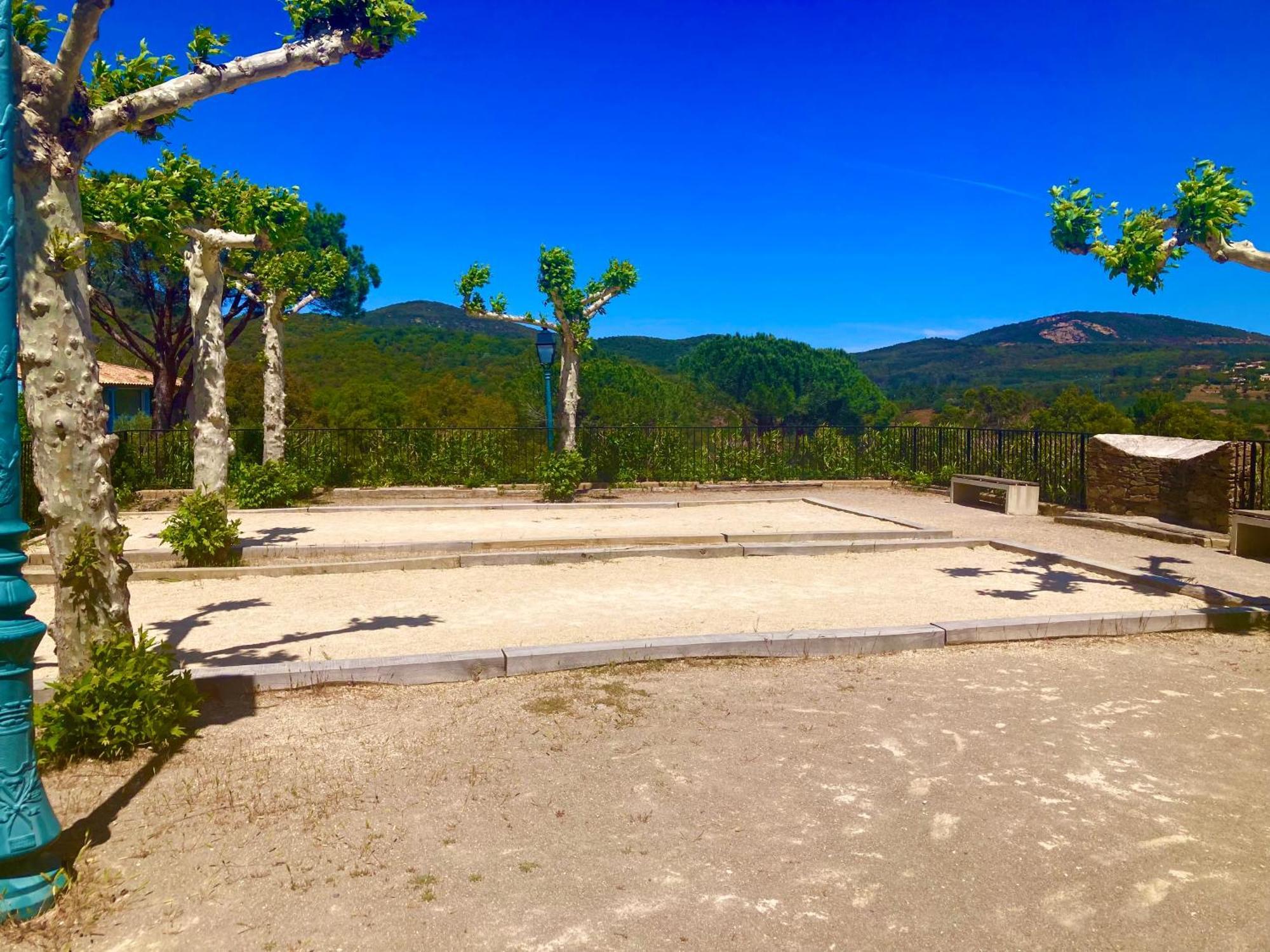 LES RESTANQUES vue mer et jardin accès piscine Grimaud Esterno foto
