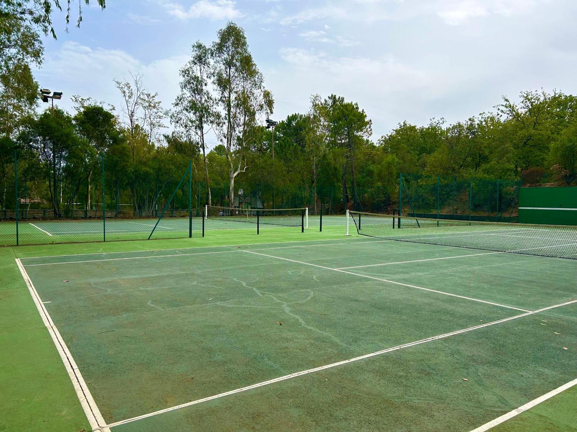 LES RESTANQUES vue mer et jardin accès piscine Grimaud Esterno foto